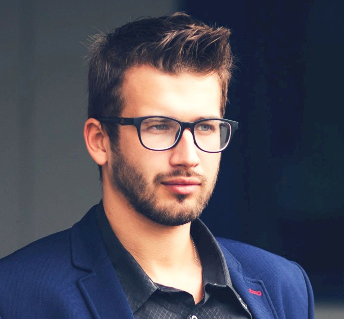 Glasses in fashion men